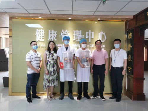 晉江市代市長(zhǎng)王明元一行走訪慰問(wèn)醫(yī)師代表