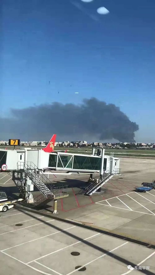 緊急 晉江一工廠突發大火,濃煙遮天 請讓出救援通道