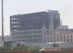 突發 晉江一工廠大火 49名消防員緊急撲救